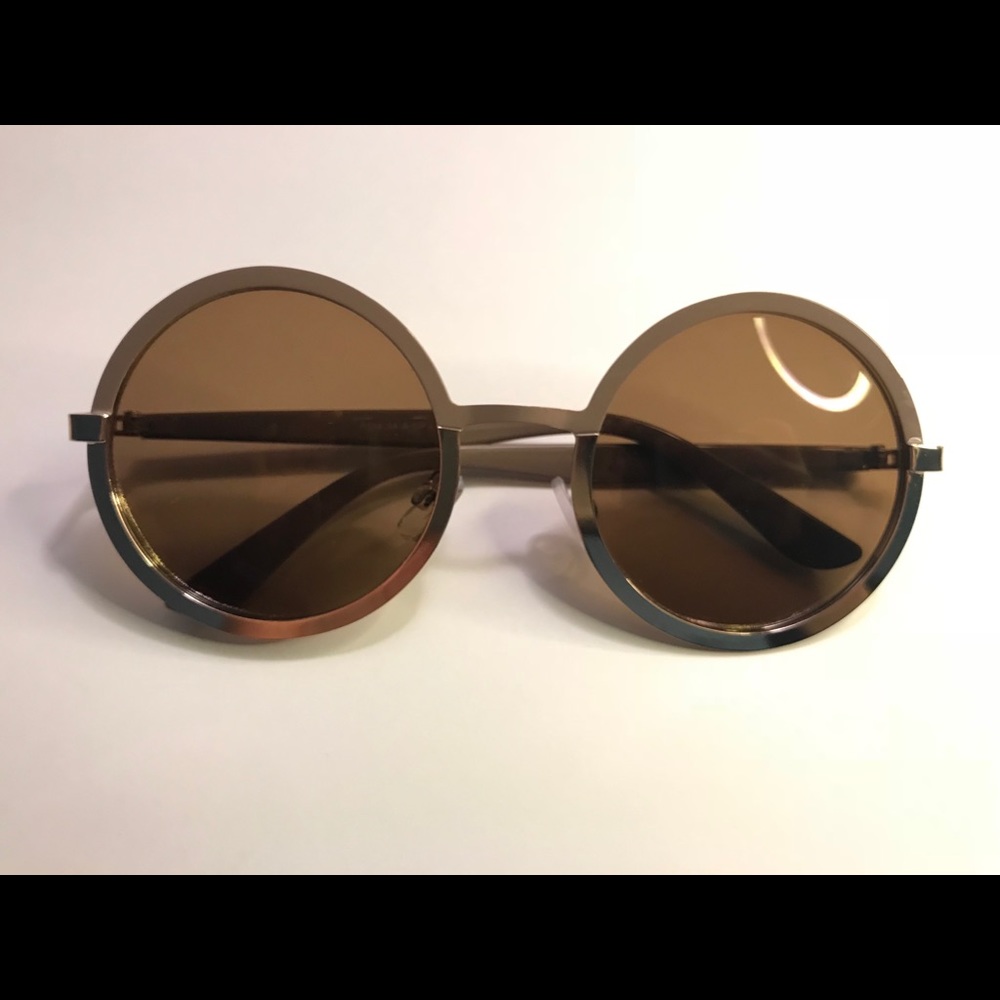 Round sunglasses